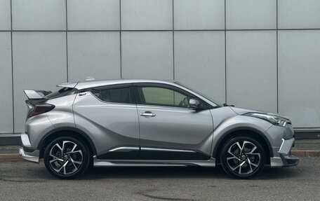 Toyota C-HR I рестайлинг, 2017 год, 1 879 000 рублей, 5 фотография