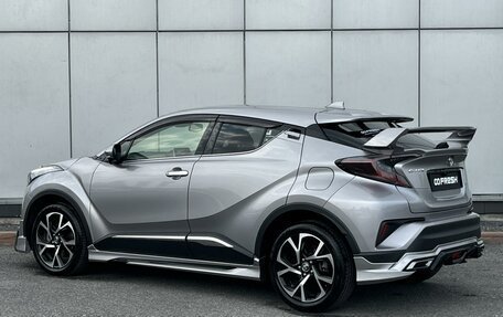 Toyota C-HR I рестайлинг, 2017 год, 1 879 000 рублей, 2 фотография