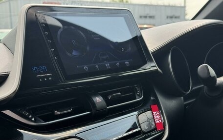 Toyota C-HR I рестайлинг, 2017 год, 1 879 000 рублей, 11 фотография