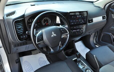 Mitsubishi Outlander III рестайлинг 3, 2013 год, 1 560 000 рублей, 9 фотография