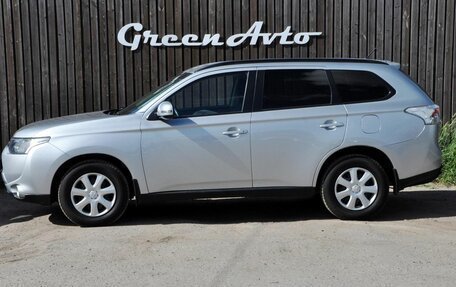 Mitsubishi Outlander III рестайлинг 3, 2013 год, 1 560 000 рублей, 2 фотография