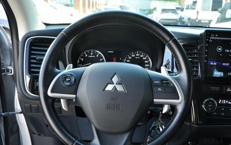 Mitsubishi Outlander III рестайлинг 3, 2013 год, 1 560 000 рублей, 12 фотография