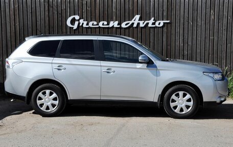 Mitsubishi Outlander III рестайлинг 3, 2013 год, 1 560 000 рублей, 6 фотография