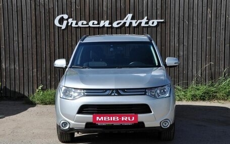 Mitsubishi Outlander III рестайлинг 3, 2013 год, 1 560 000 рублей, 8 фотография