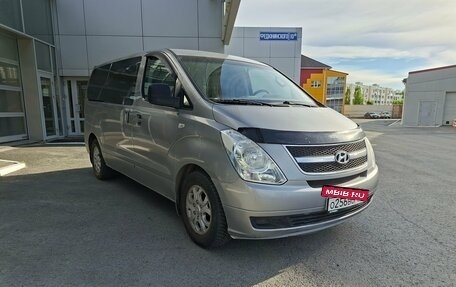 Hyundai Grand Starex Grand Starex I рестайлинг 2, 2010 год, 1 690 000 рублей, 2 фотография