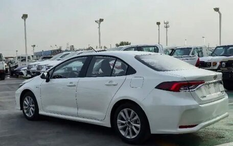 Toyota Corolla, 2023 год, 2 000 000 рублей, 2 фотография