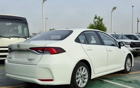 Toyota Corolla, 2023 год, 2 000 000 рублей, 3 фотография