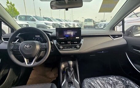 Toyota Corolla, 2023 год, 2 000 000 рублей, 6 фотография