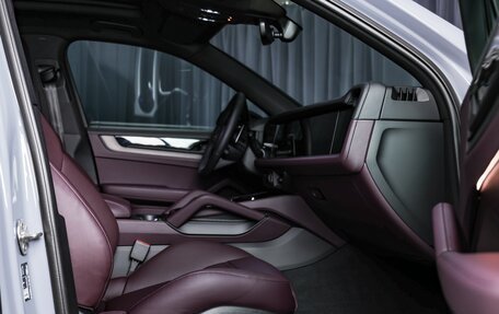 Porsche Cayenne III, 2025 год, 18 300 000 рублей, 29 фотография