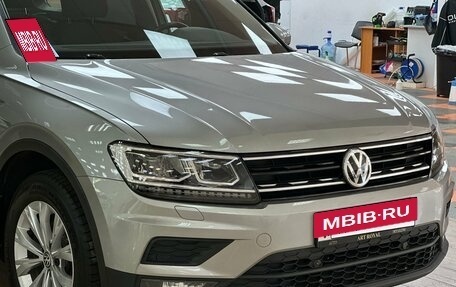Volkswagen Tiguan II, 2019 год, 2 600 000 рублей, 2 фотография