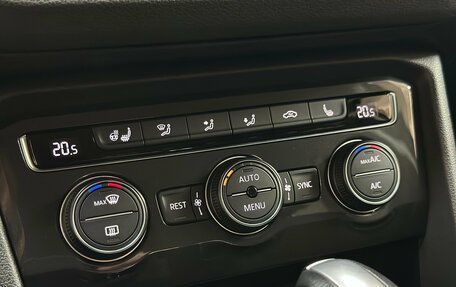 Volkswagen Tiguan II, 2019 год, 2 600 000 рублей, 19 фотография