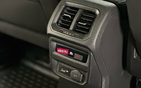 Volkswagen Tiguan II, 2019 год, 2 600 000 рублей, 21 фотография