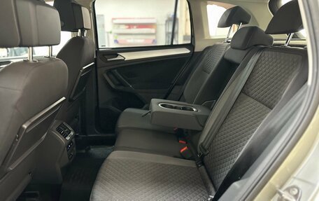 Volkswagen Tiguan II, 2019 год, 2 600 000 рублей, 29 фотография