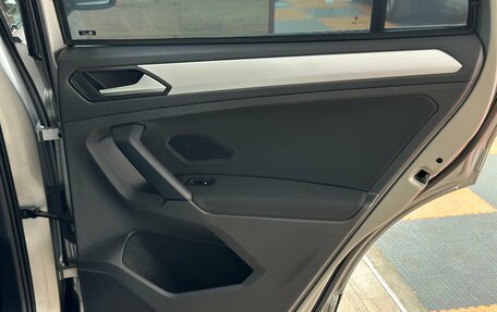 Volkswagen Tiguan II, 2019 год, 2 600 000 рублей, 30 фотография