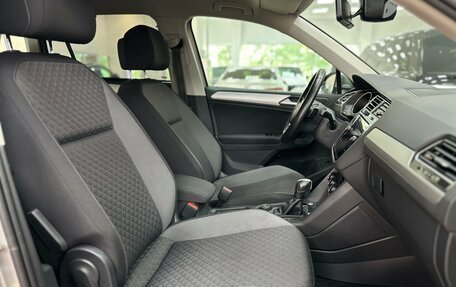 Volkswagen Tiguan II, 2019 год, 2 600 000 рублей, 31 фотография