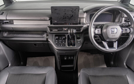 Honda Stepwgn, 2022 год, 3 499 000 рублей, 11 фотография