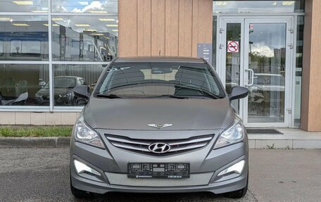 Hyundai Solaris II рестайлинг, 2015 год, 740 000 рублей, 2 фотография
