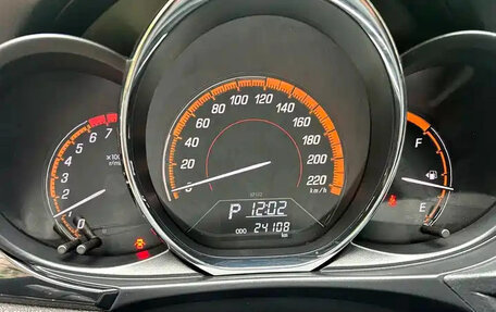 Toyota Yaris XP150 рестайлинг, 2022 год, 1 000 002 рублей, 6 фотография