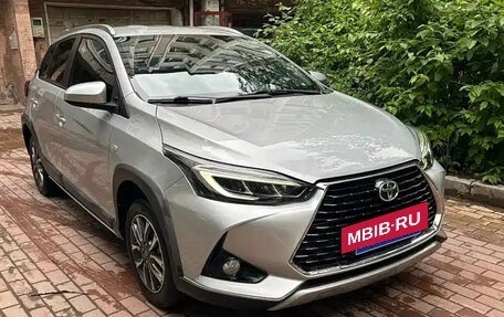 Toyota Yaris XP150 рестайлинг, 2022 год, 1 000 002 рублей, 2 фотография