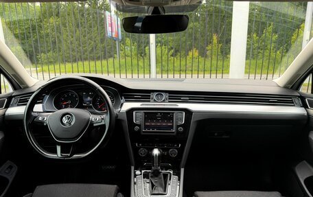 Volkswagen Passat B8 рестайлинг, 2017 год, 1 899 000 рублей, 10 фотография