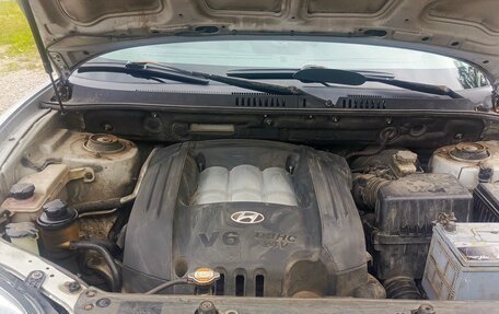 Hyundai Santa Fe III рестайлинг, 2005 год, 500 000 рублей, 21 фотография