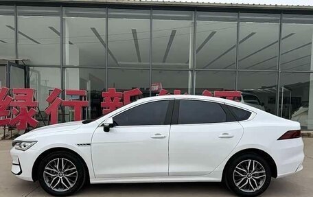 BYD Qin, 2023 год, 1 390 000 рублей, 4 фотография