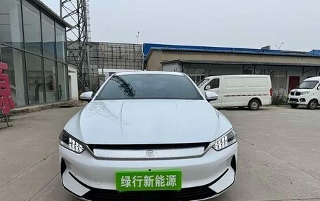 BYD Qin, 2023 год, 1 390 000 рублей, 2 фотография