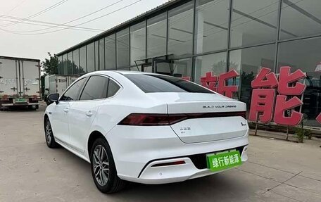 BYD Qin, 2023 год, 1 390 000 рублей, 7 фотография