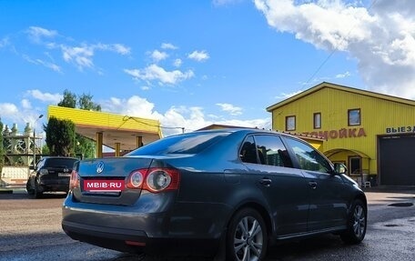 Volkswagen Jetta VI, 2009 год, 580 000 рублей, 5 фотография