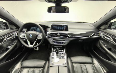 BMW 7 серия, 2017 год, 3 724 000 рублей, 7 фотография