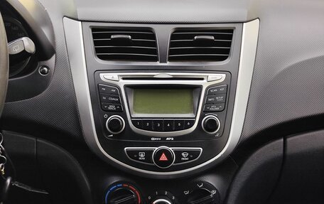 Hyundai Solaris II рестайлинг, 2013 год, 650 000 рублей, 18 фотография