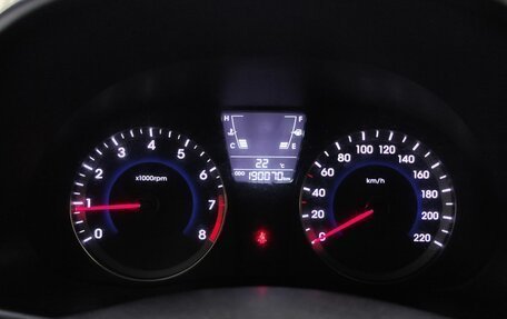 Hyundai Solaris II рестайлинг, 2013 год, 650 000 рублей, 16 фотография