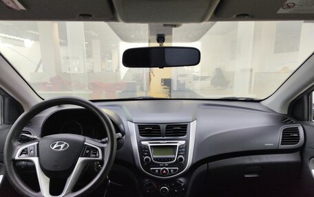 Hyundai Solaris II рестайлинг, 2013 год, 650 000 рублей, 17 фотография