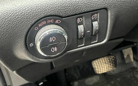 Opel Astra J, 2011 год, 590 000 рублей, 13 фотография