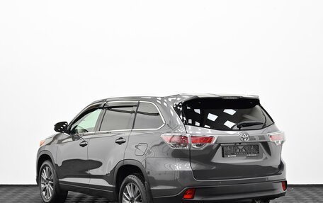 Toyota Highlander III, 2015 год, 2 599 000 рублей, 2 фотография