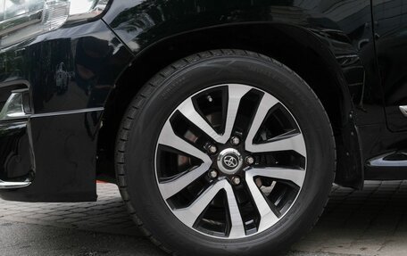 Toyota Land Cruiser 200, 2016 год, 4 880 000 рублей, 10 фотография