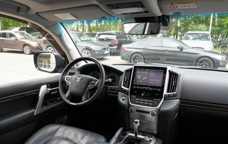 Toyota Land Cruiser 200, 2016 год, 4 880 000 рублей, 17 фотография