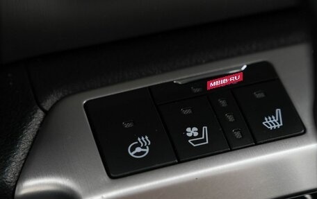 Toyota Land Cruiser 200, 2016 год, 4 880 000 рублей, 13 фотография