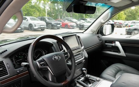 Toyota Land Cruiser 200, 2016 год, 4 880 000 рублей, 20 фотография