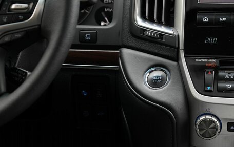 Toyota Land Cruiser 200, 2016 год, 4 880 000 рублей, 23 фотография