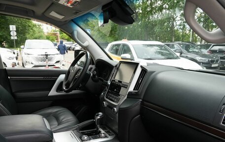 Toyota Land Cruiser 200, 2016 год, 4 880 000 рублей, 32 фотография