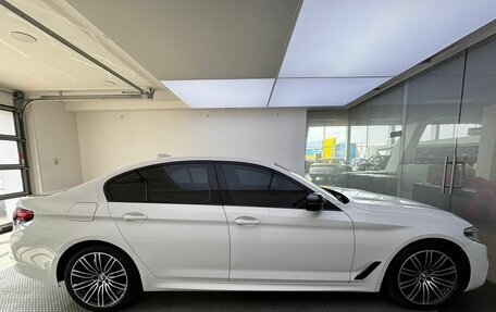 BMW 5 серия, 2018 год, 3 570 000 рублей, 5 фотография