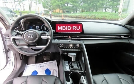 Hyundai Avante, 2023 год, 1 400 000 рублей, 5 фотография