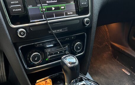 Skoda Superb III рестайлинг, 2015 год, 1 325 000 рублей, 25 фотография