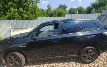 Mitsubishi Outlander III рестайлинг 3, 2013 год, 1 300 000 рублей, 4 фотография
