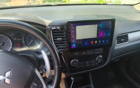 Mitsubishi Outlander III рестайлинг 3, 2013 год, 1 300 000 рублей, 10 фотография