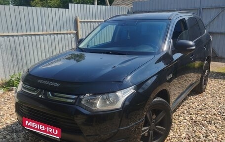 Mitsubishi Outlander III рестайлинг 3, 2013 год, 1 300 000 рублей, 5 фотография