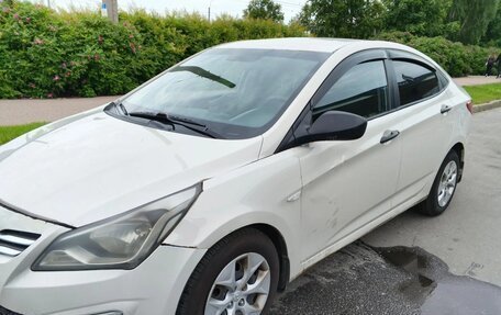 Hyundai Solaris II рестайлинг, 2015 год, 550 000 рублей, 2 фотография