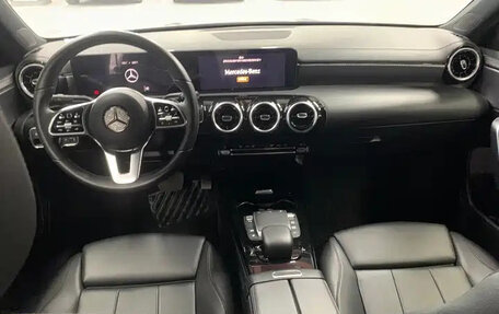 Mercedes-Benz A-Класс, 2021 год, 1 370 000 рублей, 8 фотография