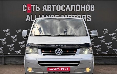 Volkswagen Caravelle T5, 2005 год, 1 095 000 рублей, 2 фотография
